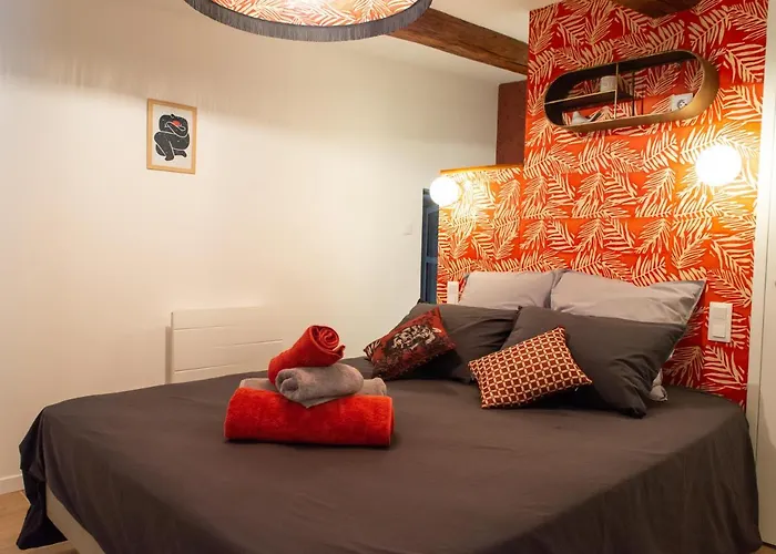 Le Saunerie - Sleep In *